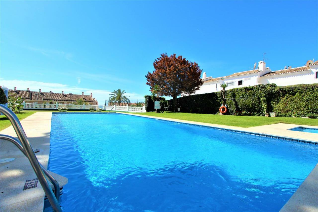 Apartamentos Los Cisnes - 2º Linea De Playa - Perfecta Ubicacion Benalmádena Exterior photo