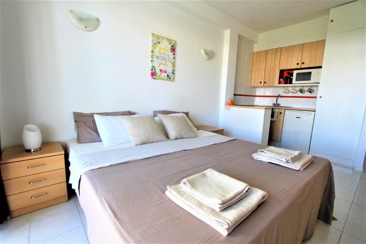 Apartamentos Los Cisnes - 2º Linea De Playa - Perfecta Ubicacion Benalmádena Exterior photo